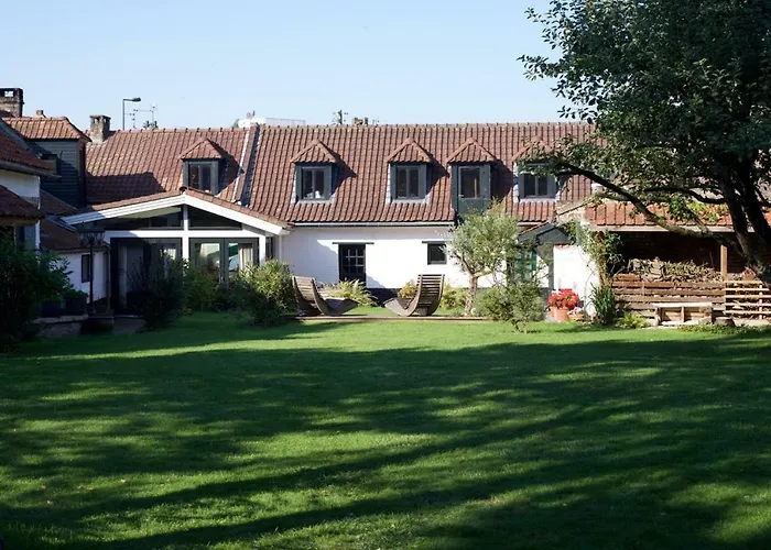 Autour De La Ferme